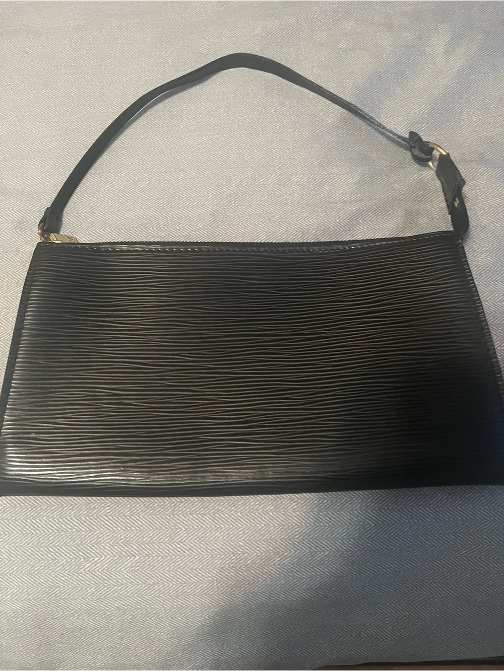 LOUIS VUITTON pochette
